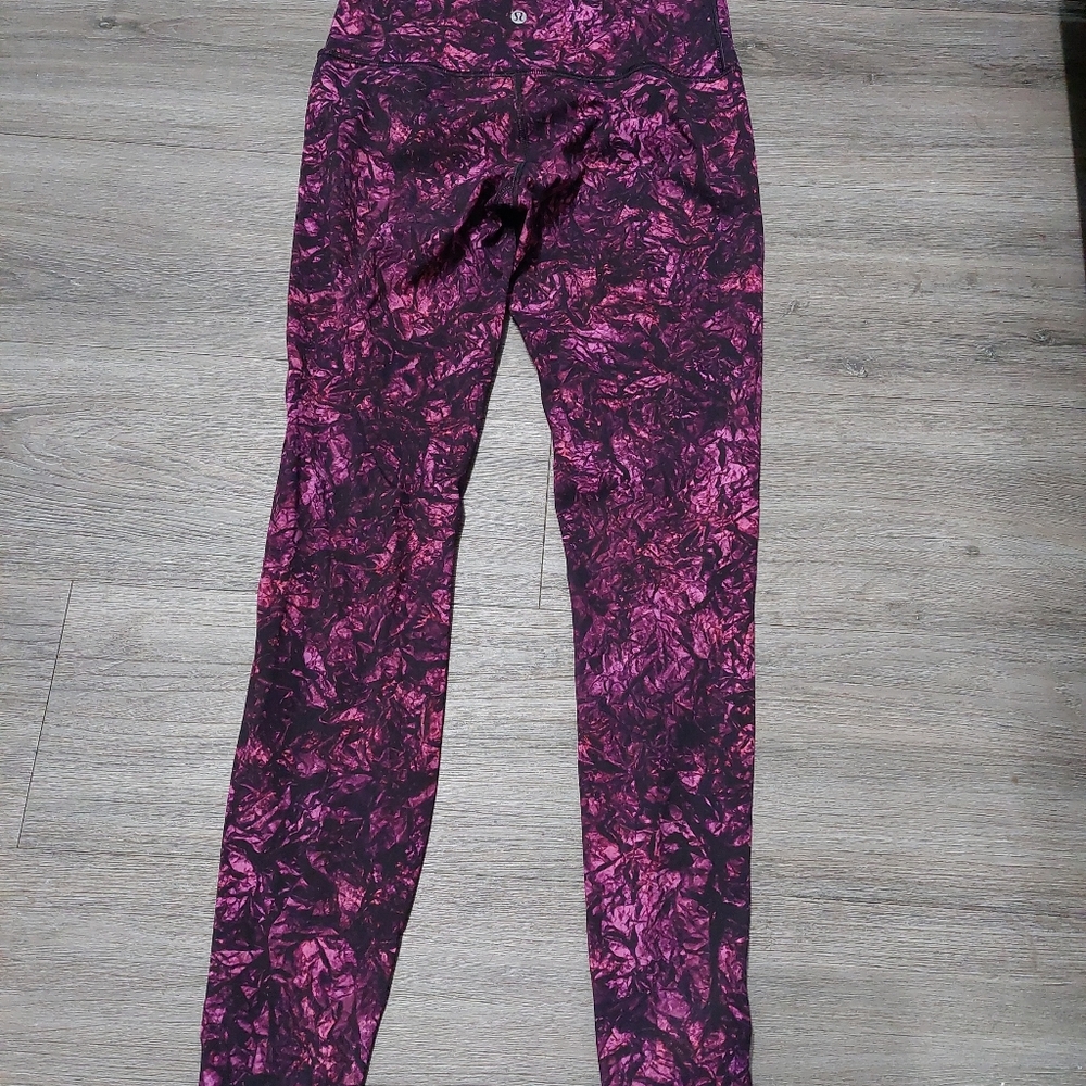 Lululemon pink pattern Sz6 Leggings - Picture 2 of 3